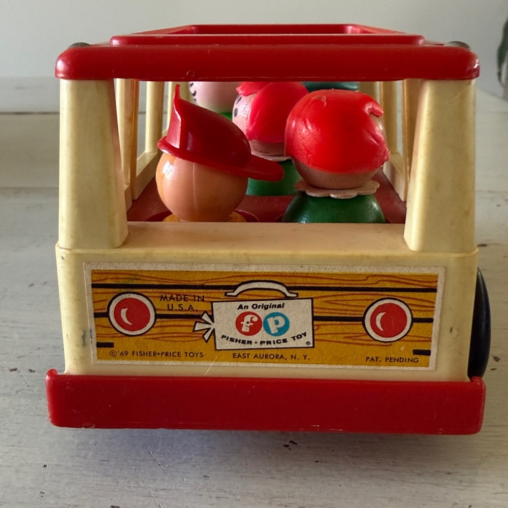 Fisher-Price 1969 Vintage Mini Bus Toy 5 Wooden Little People Toy Figures - Picture 5 of 9